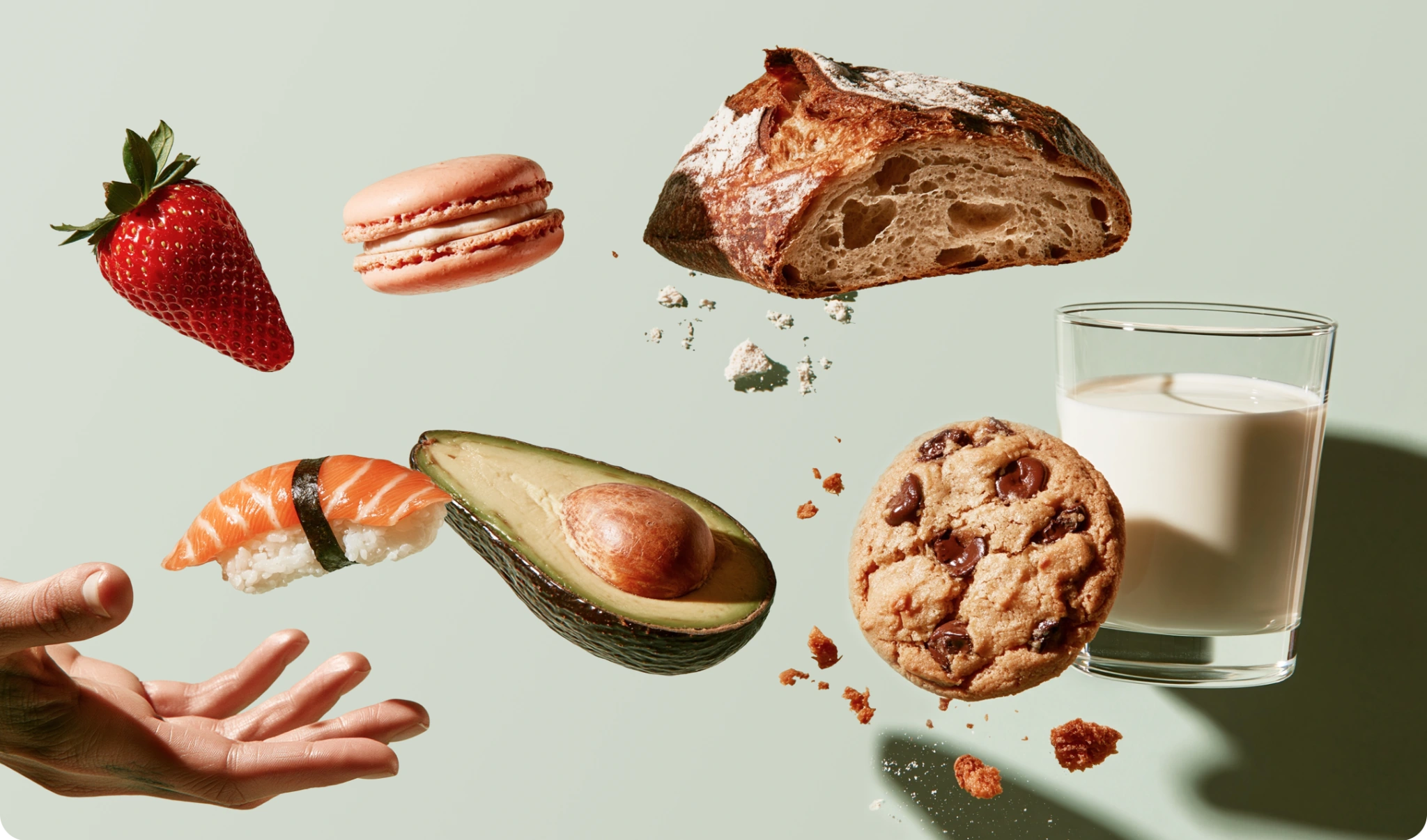 Composition des six aliments : fraise, macaron, baguette, sushi, avocat et cookie avec du lait.
